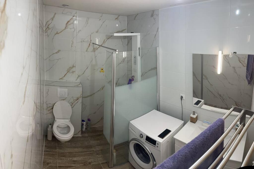 Appartement Prive Dans Villa モントーバン エクステリア 写真